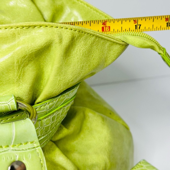 Betty Boop Lime Green Slouch Shoulder Bag - Picture 11 of 13